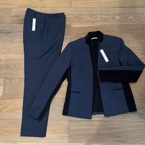 Navy pant suit, Tahari, size 8, brand new